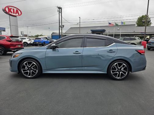 2t Gry Blk Roof 2024 Nissan Sentra SR