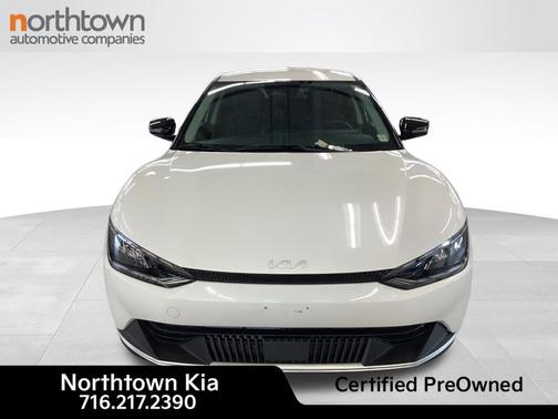 Snow White Pearl 2024 Kia EV6 Light