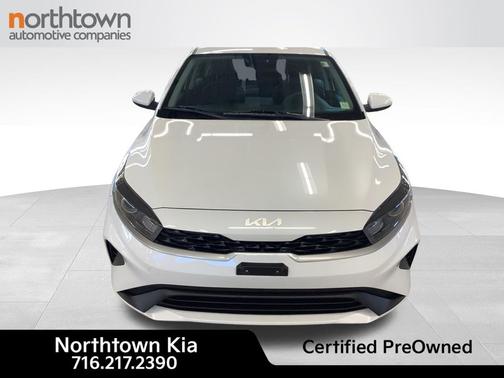 Snow White Pearl 2023 Kia Forte LXS