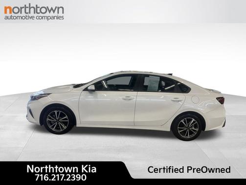 Snow White Pearl 2023 Kia Forte LXS