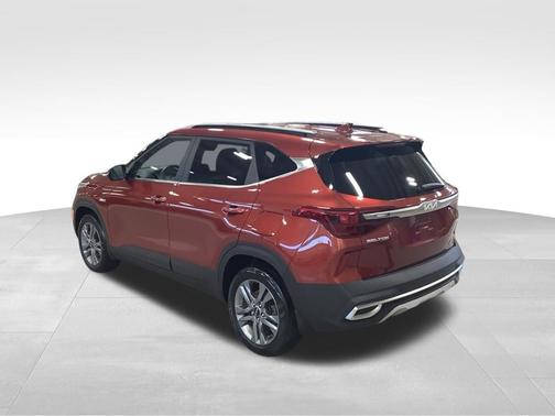 Mars Orange 2023 Kia Seltos S