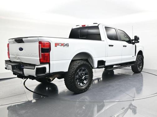 Oxford White 2025 Ford F-350 XL