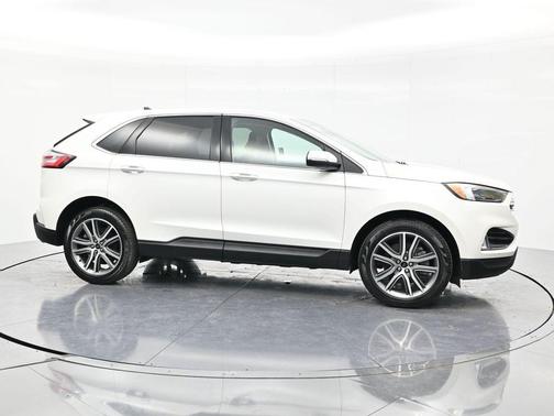 White Metallic 2024 Ford Edge Titanium