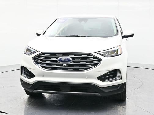 White Metallic 2024 Ford Edge Titanium