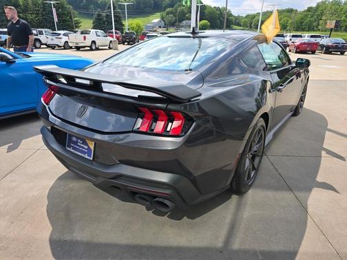 2024 Ford Mustang Dark Horse