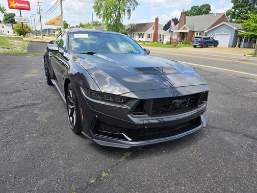 2024 Ford Mustang Dark Horse
