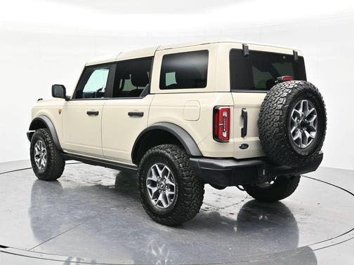 Desert Sand 2025 Ford Bronco Badlands