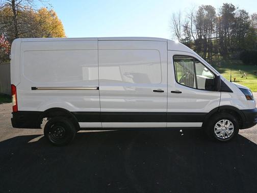 2024 Ford E-Transit Base