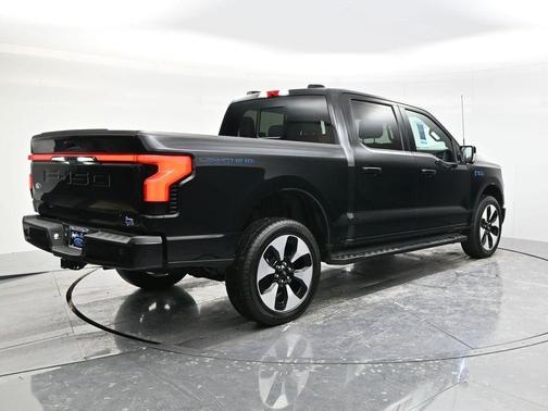 2024 Ford F-150 Lightning LARIAT