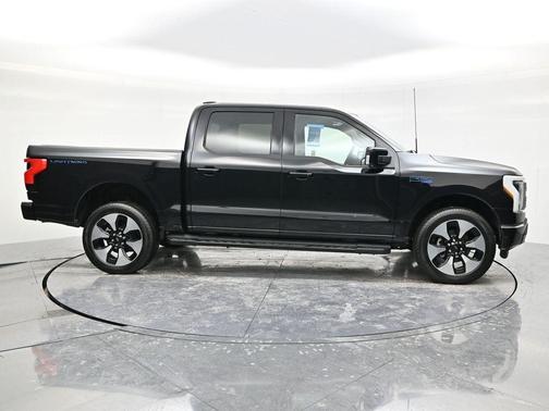 2024 Ford F-150 Lightning LARIAT