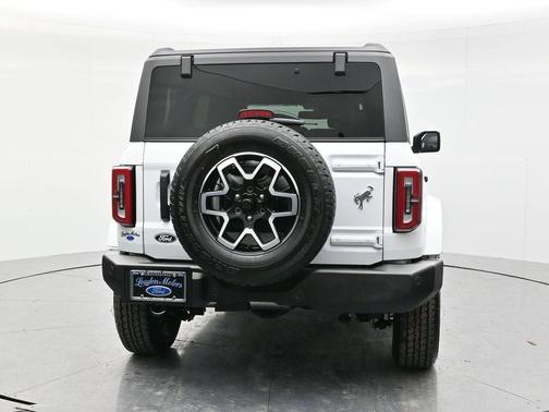 Oxford White 2026 Ford Bronco Outer Banks