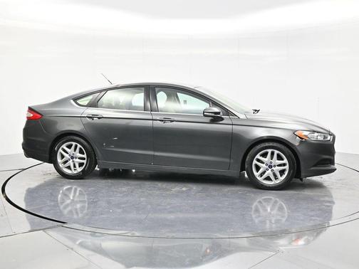 Magnetic 2016 Ford Fusion SE