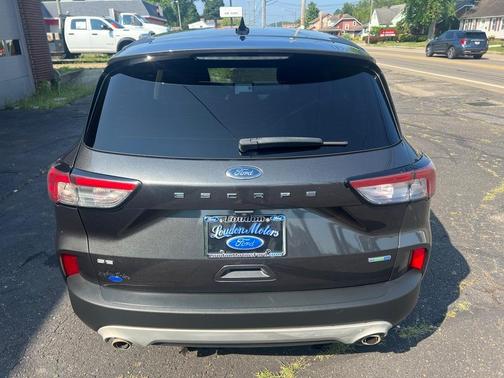 2020 Ford Escape SE