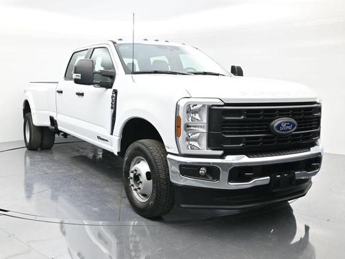 Oxford White 2024 Ford F-350 XL