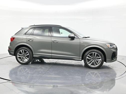 Chronos Gray Metallic 2025 Audi Q3 45 S line Premium