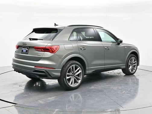 Chronos Gray Metallic 2025 Audi Q3 45 S line Premium