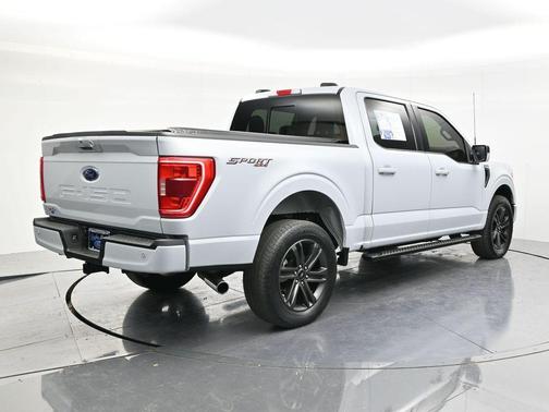 White Metallic 2022 Ford F-150 XLT