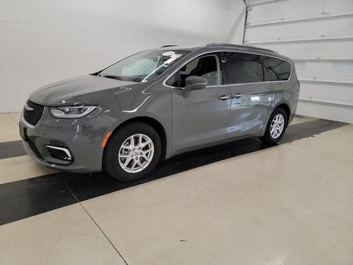 2021 Chrysler Pacifica Touring-L