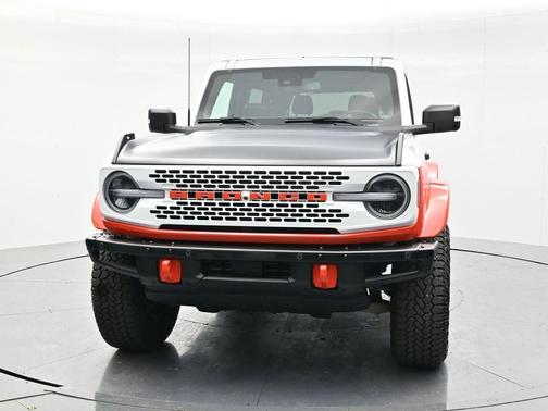 Oxford White 2025 Ford Bronco Stroppe Edition