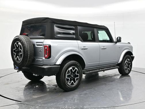 2021 Ford Bronco Outer Banks