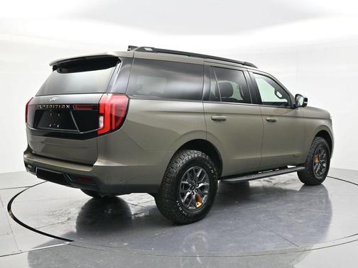 Green 2025 Ford Expedition Tremor