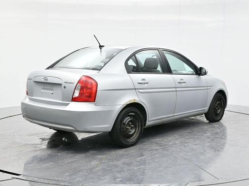 2010 Hyundai Accent GLS