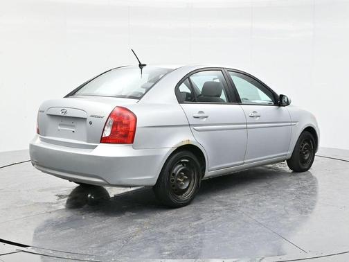 2010 Hyundai Accent GLS