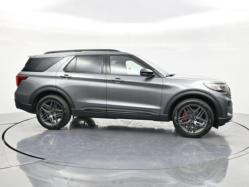 Carbonized Gray Metallic 2026 Ford Explorer ST-Line