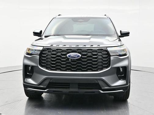 Carbonized Gray Metallic 2026 Ford Explorer ST-Line