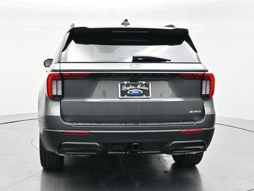 Carbonized Gray Metallic 2026 Ford Explorer ST-Line