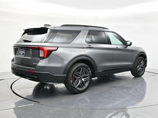 Carbonized Gray Metallic 2026 Ford Explorer ST-Line