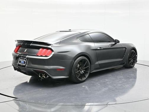 2017 Ford Shelby GT350 Base