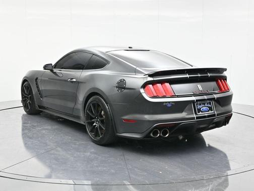 2017 Ford Shelby GT350 Base