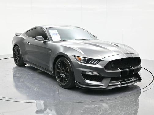 2017 Ford Shelby GT350 Base