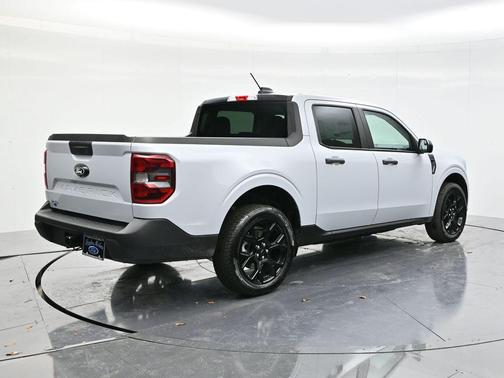 Space White Metallic 2025 Ford Maverick XLT