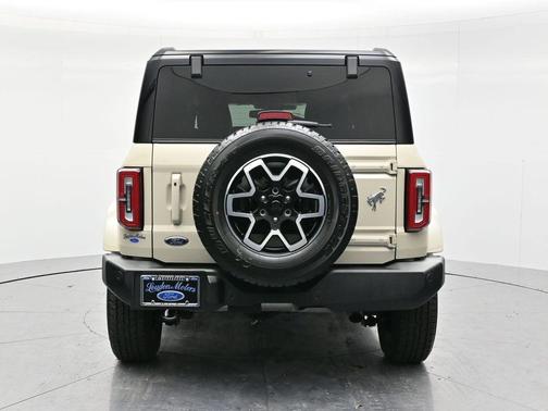 Desert Sand 2025 Ford Bronco Outer Banks