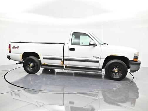Summit White 2002 Chevrolet Silverado 1500 LS