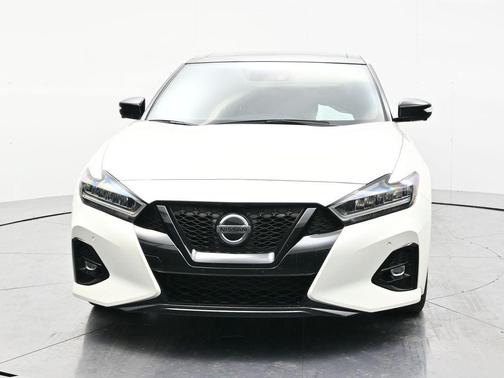 2022 Nissan Maxima SR