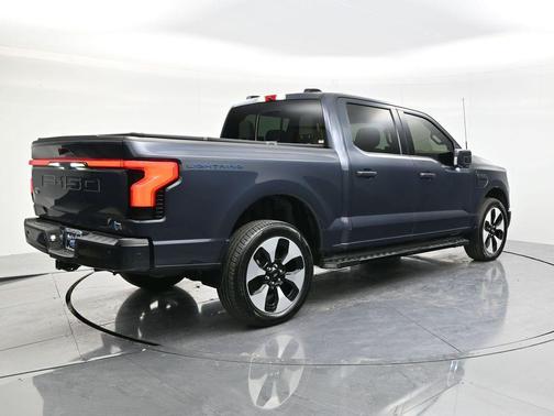 2022 Ford F-150 Lightning Platinum