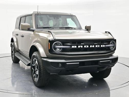 Gray 2026 Ford Bronco Outer Banks