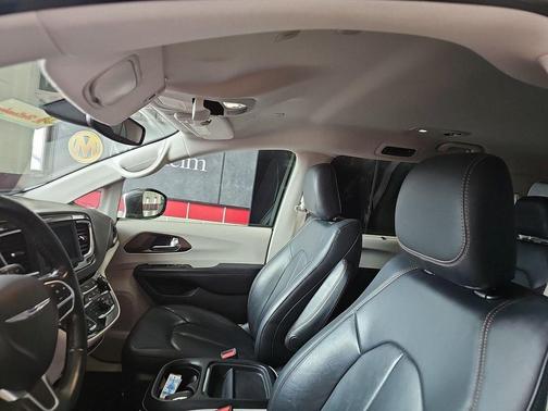 2019 Chrysler Pacifica Touring-L