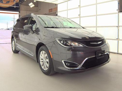 2019 Chrysler Pacifica Touring-L