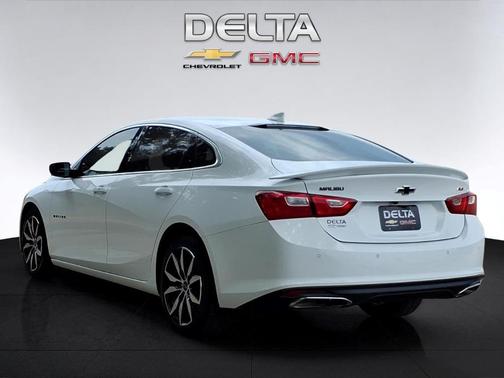 Silver Ice Metallic 2021 Chevrolet Malibu RS