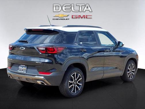 Mosaic Black Metallic 2024 Chevrolet Trailblazer ACTIV