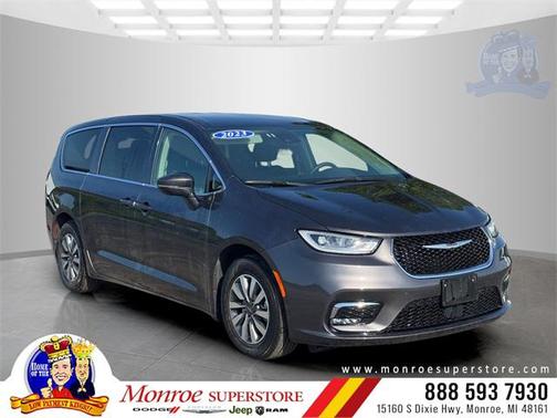 2023 Chrysler Pacifica Hybrid Touring L