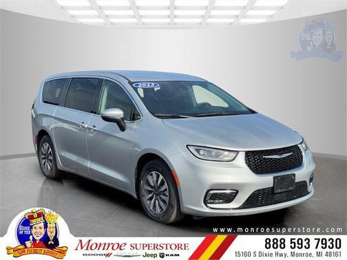 2023 Chrysler Pacifica Hybrid Touring L
