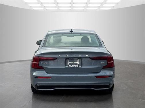 2024 Volvo S60 B5 Plus Dark Theme