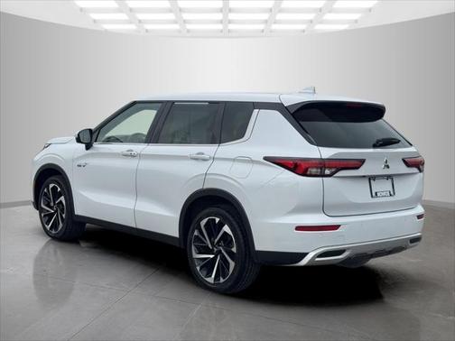 2023 Mitsubishi Outlander PHEV SE S-AWC