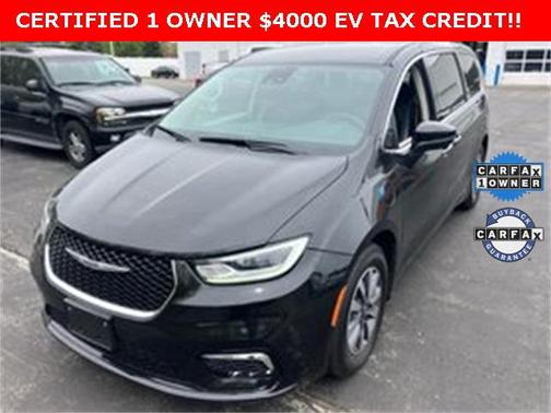 2023 Chrysler Pacifica Hybrid Touring L