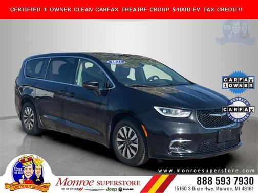 2022 Chrysler Pacifica Hybrid Touring L